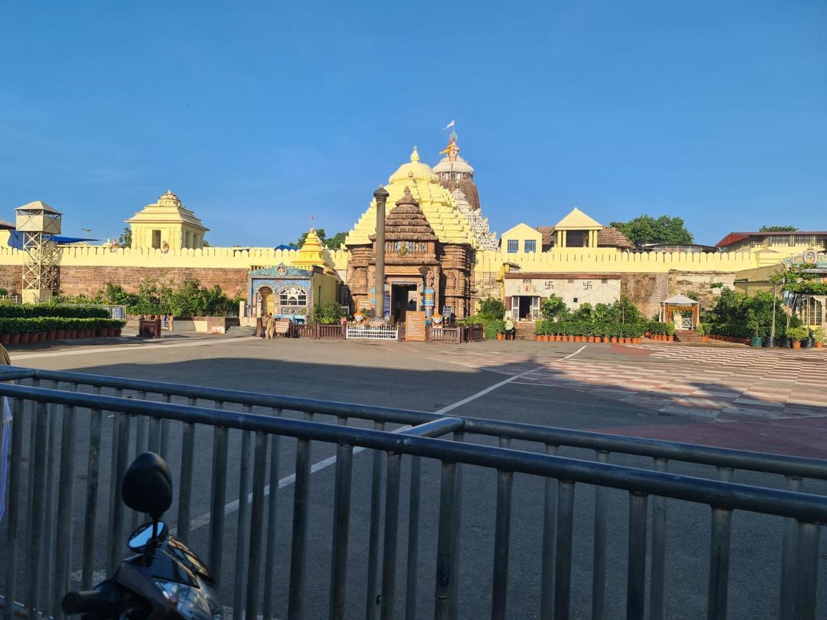 Shreekhetra Hotel Пури Екстериор снимка