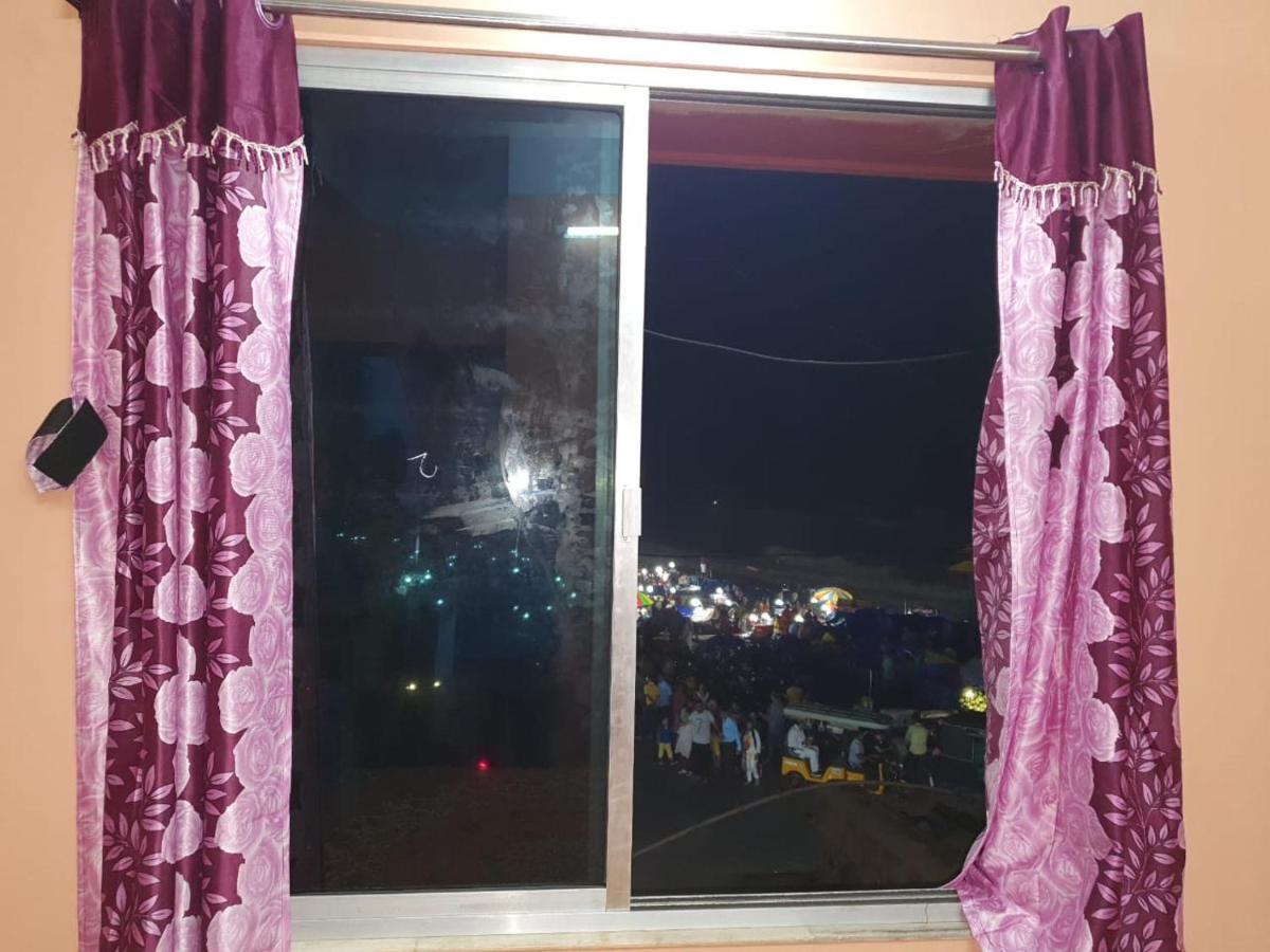 Shreekhetra Hotel Пури Екстериор снимка